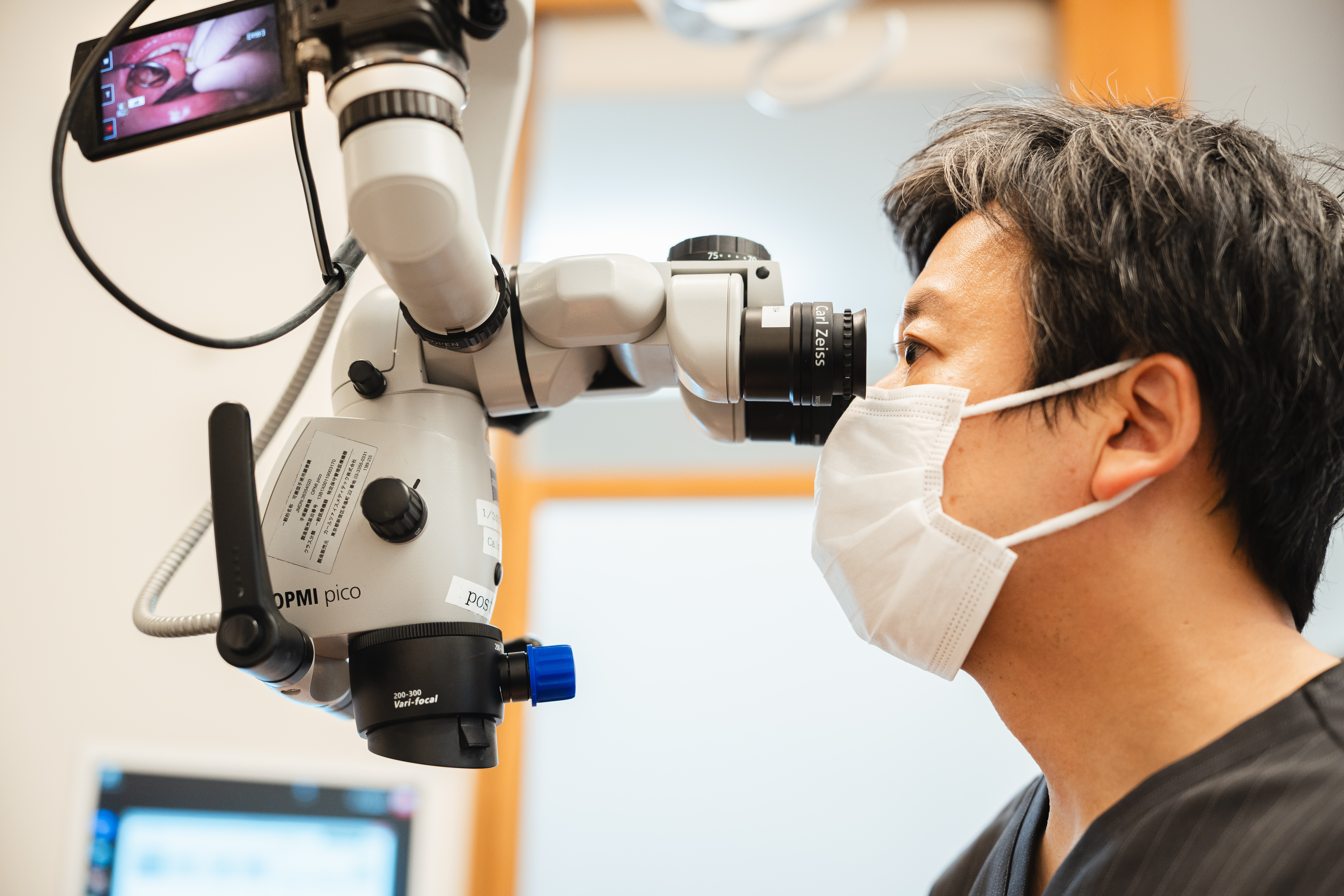 マイクロスコープで行う歯科治療